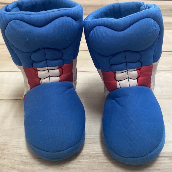 Marvel Captain America Boots Slippers Size M Boys. Size 7/8. - Picture 2 of 9